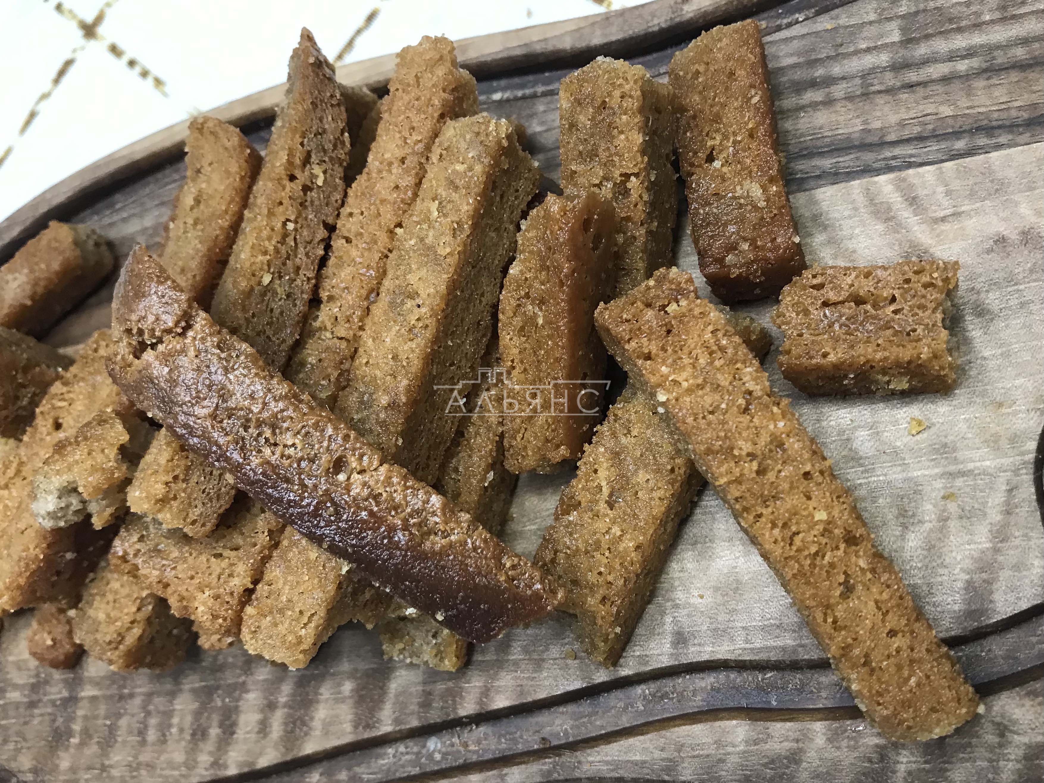 Деревенские гренки с чесноком в Малаховке