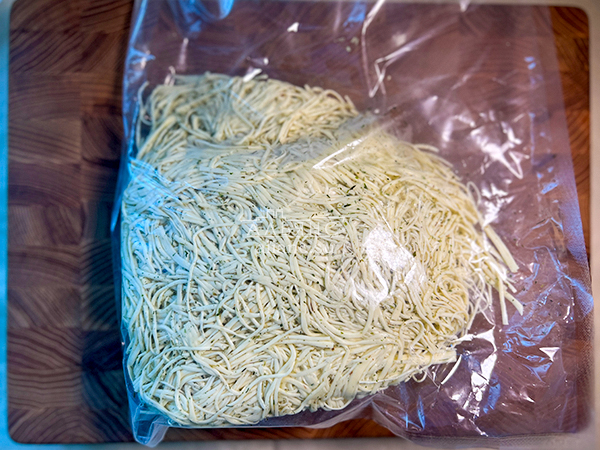 Сырный продукт ФЕРМЕРСКИЙ паутинка  укроп/чеснок в Малаховке