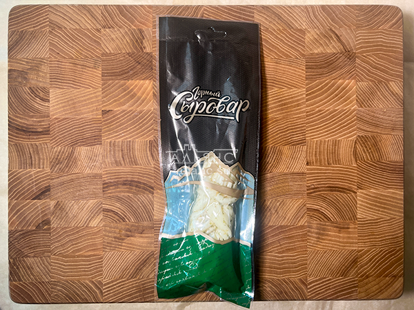 Сыр 100 гр ГОРНЫЙ СЫРОВАР (Косичка с укропом и чесноком) в Малаховке