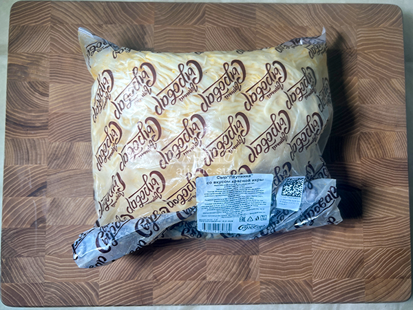 Сыр 1 кг ГОРНЫЙ СЫРОВАР (Паутинка со вкусом красной икры) в Малаховке