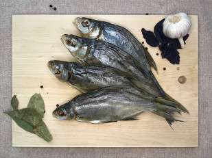 Рыбные снеки: Густера вяленая