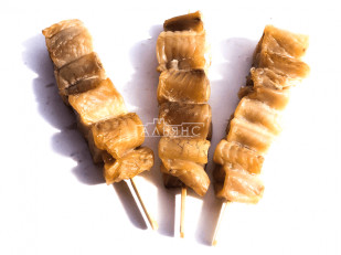 Орехи: Шашлычок из сома холодного копчения